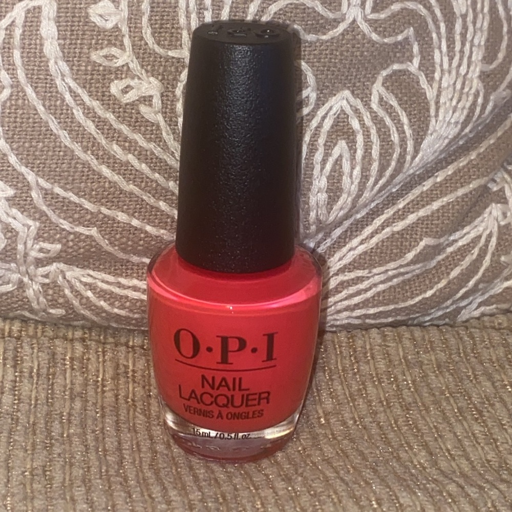 ❤️💖❤️EUC Used Once OPI My Chihuahua Bites Nail Color